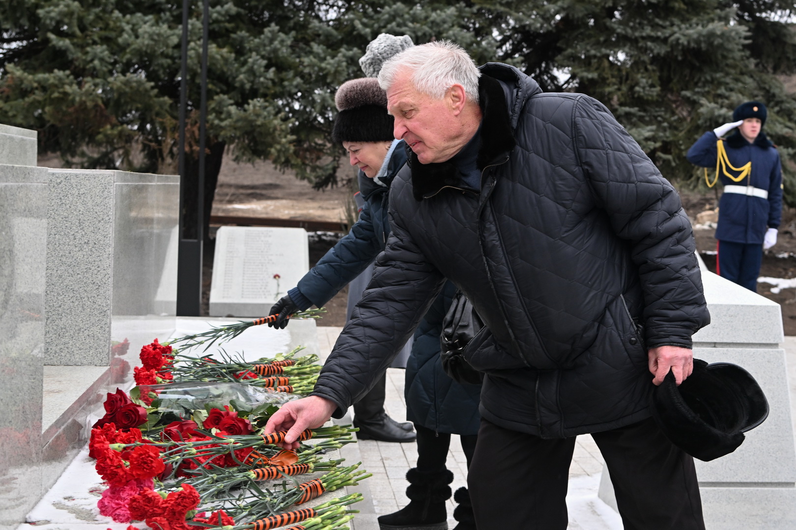 В День защитника Отечества руководители ЛНР и общественники возложили цветы  к мемориалу «Острая Могила» | 23.02.2024 | Луганск - БезФормата